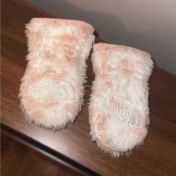 The North Face Other - The North Face Baby Bear Suave Oso Mittens